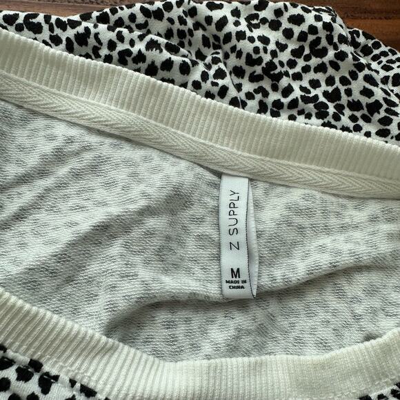 Z Supply White Black Leopard Pullover Sweatshirt Size Medium Cozy - Picture 3 of 9